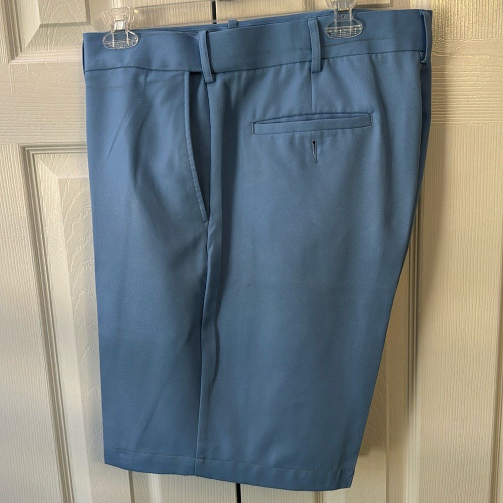 Pro Tour Mens Golf Sports Light blue shorts Size 40 waist, 100% Polyester.